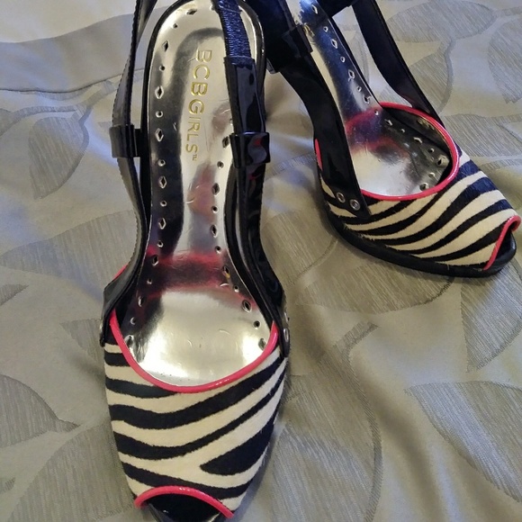 Pumps - Picture 3 of 3